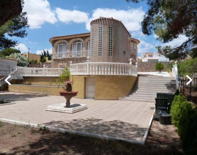 Start a business in Spain: bed and breakfast properties for sale in the Alicante countryside