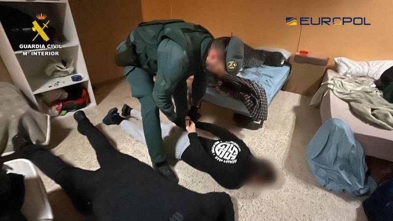 Spanish police bust gang exploiting Ukrainian refugees in illegal tobacco factories