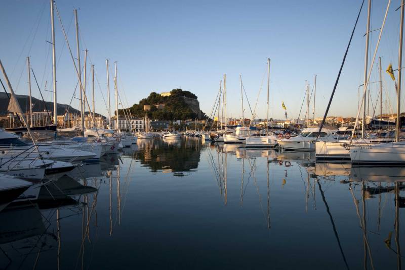 <span style='color:#780948'>ARCHIVED</span> - Fishermen reel in two dead bodies off the coast of Denia, bringing the total to six in 21 days