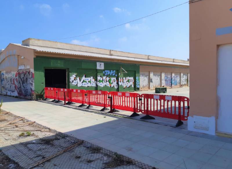 Three years on, Las Dunas shopping centre begins to rebuild