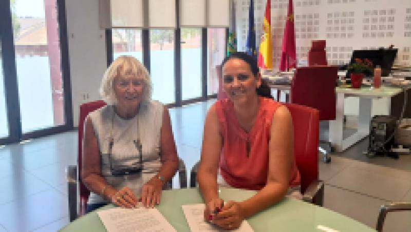Hacienda del Alamo Women sign participation agreement with Town Hall