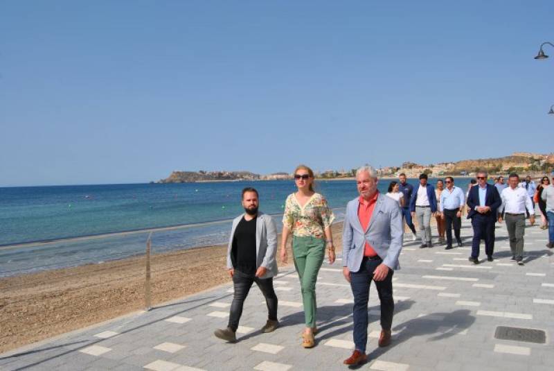 The new Paseo del Alamillo in the Puerto de Mazarron opens to the public