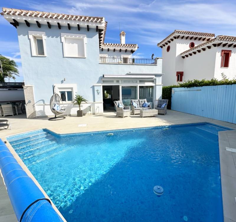 Beautiful villa for sale on the Mar Menor Golf Resort  for 449,950 euros