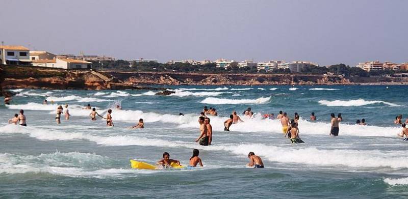 Alicante basks in 29 degree heat as January ends on a scorcher