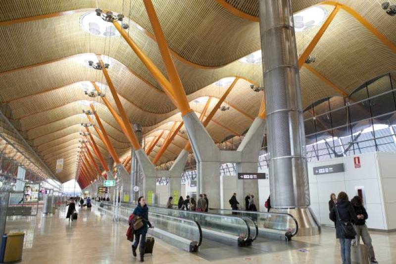 Madrid Airport staff to begin patrolling terminals at night as more homeless people seek regular shelter
