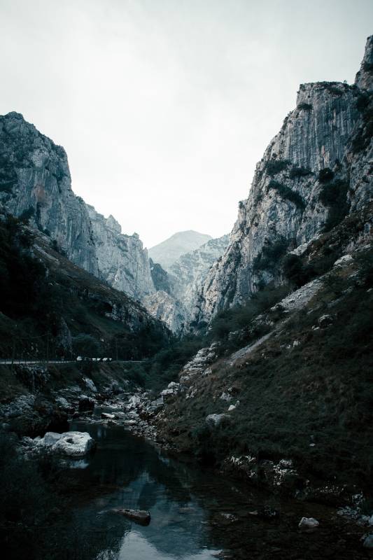 Tourist facing €200,000 fine after hurling huge rock into gorge at Spanish national park