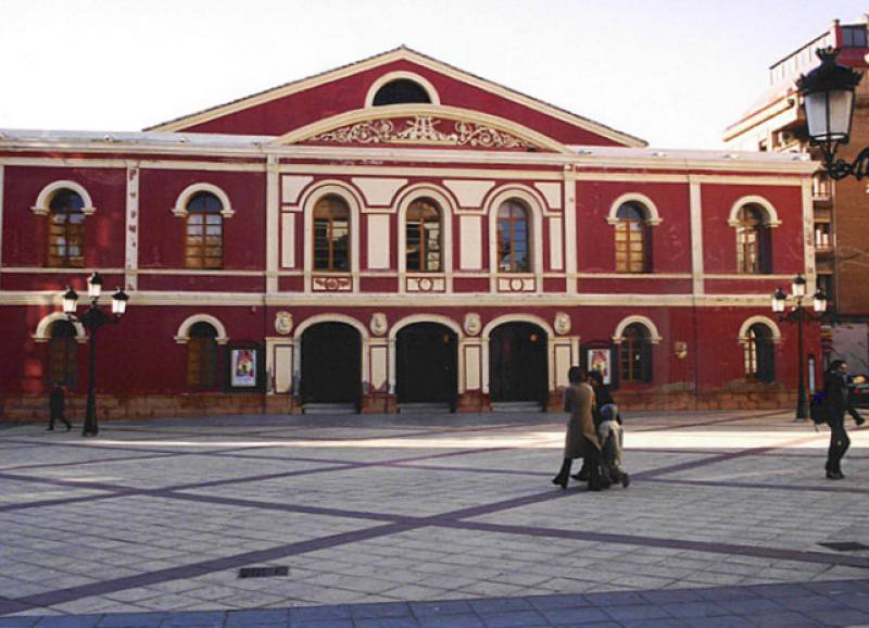 A new sculpture for the entrance foyer of the historic Teatro Guerra in Lorca