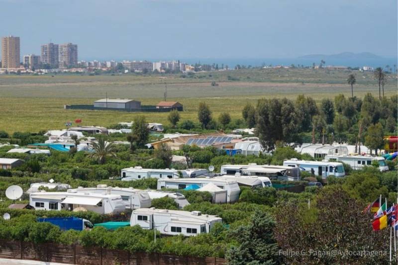 Cartagena council seals 81 illegal homes at Villas Caravaning campsite in La Manga