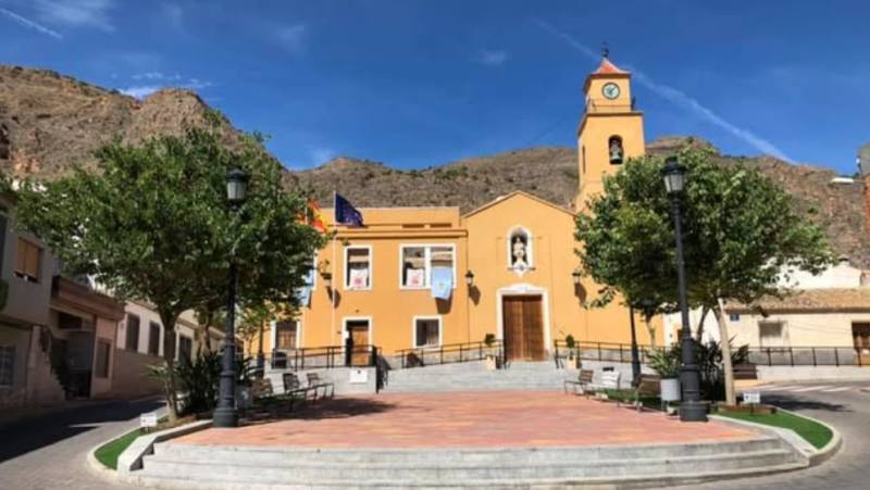 Man dies after falling down irrigation ditch in tiny village between Orihuela and Murcia