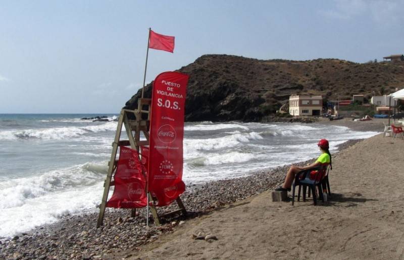 The beaches of Lorca prepare for summer!