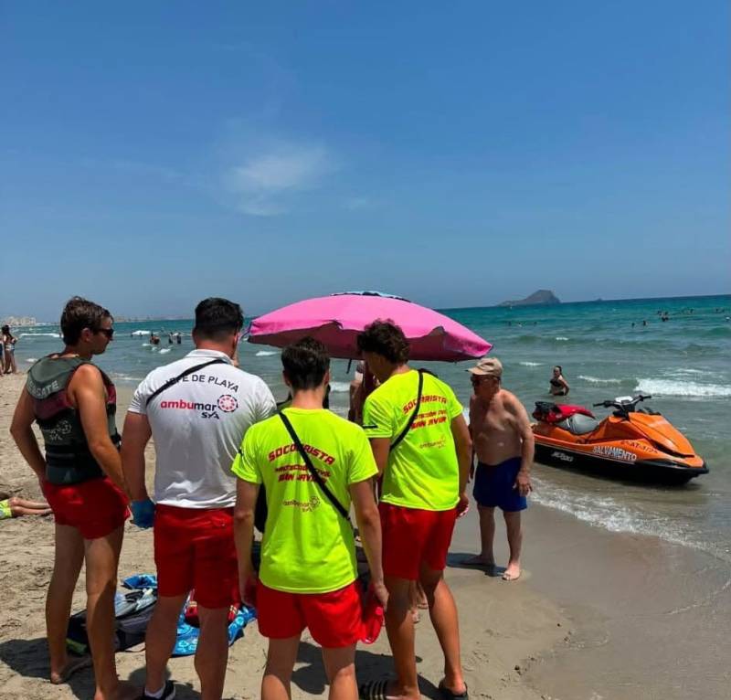Woman dies after being found unconscious on Mazarrón Beach