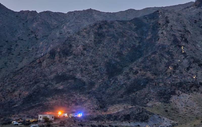 A hundred firefighters bring Mazarrón weekend wildfire under control